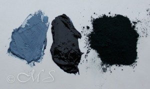 Natural Maya blue pigment mixed with white and linseed as well as the pure natural pigment color